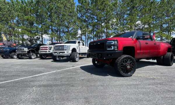 2015 Chevy Silverado Dually 3