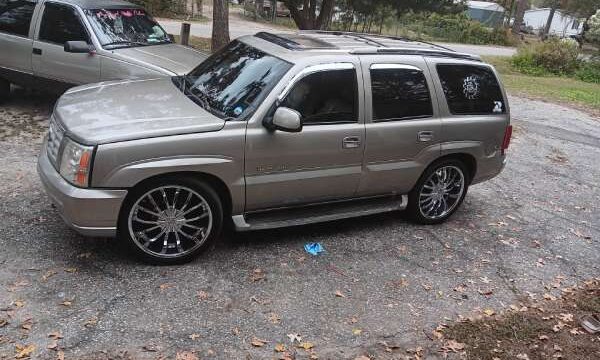 03 Cadillac Escalade 7