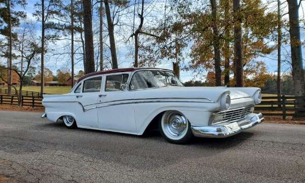 1957 Ford Custom 300 – 4