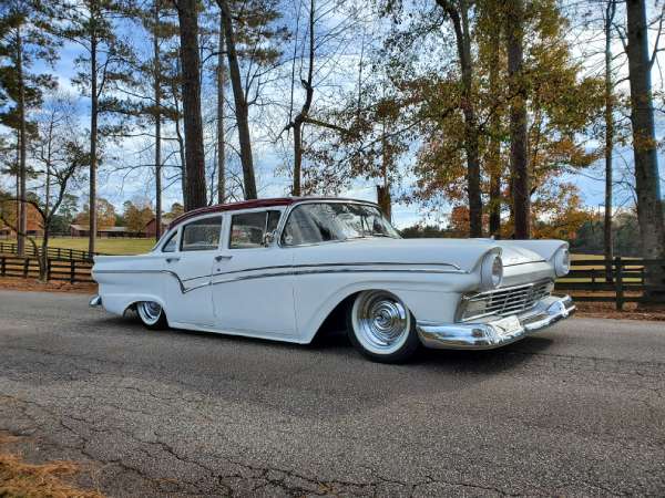 1957 Ford Custom 300 – 4